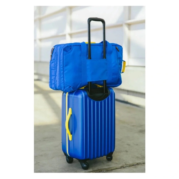 Love Taza Target 2 in 1 Blue Carry on Duffel Bag Backpack - Picture 8 of 16